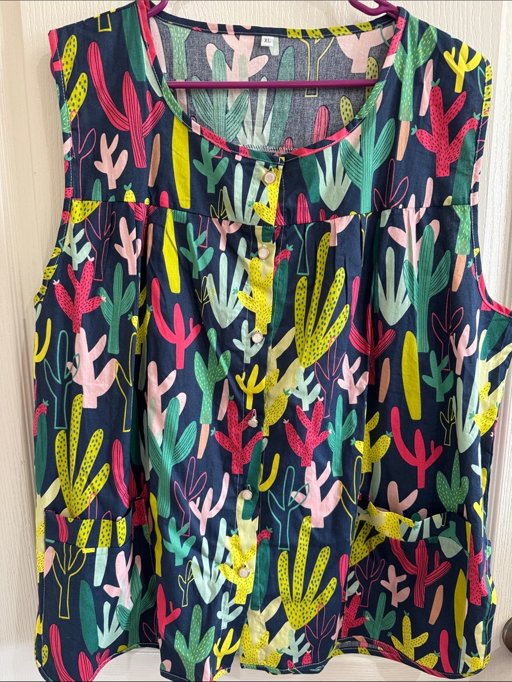 Sleeveless Cactus-Print Camisole Top in Navy Multi